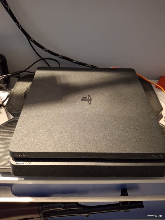 Playstation 4 Slim(17 videogames)