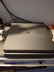 Playstation 4 Slim(17 videogames)