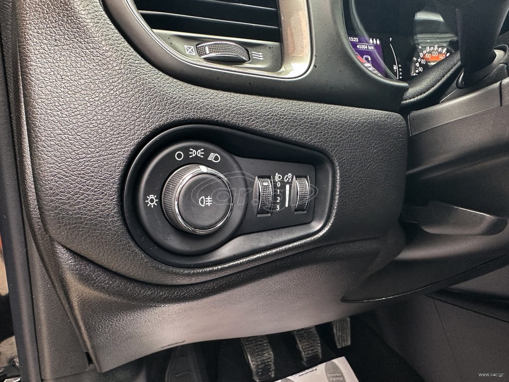 Jeep Renegade thumbnail 20