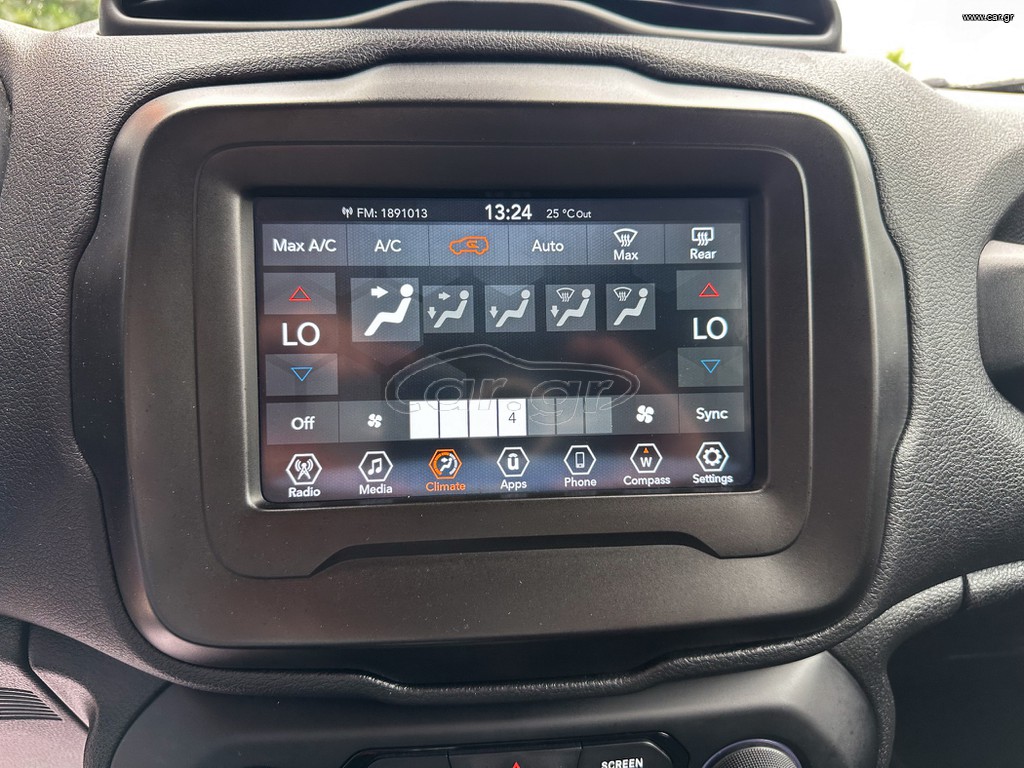Jeep Renegade thumbnail 25