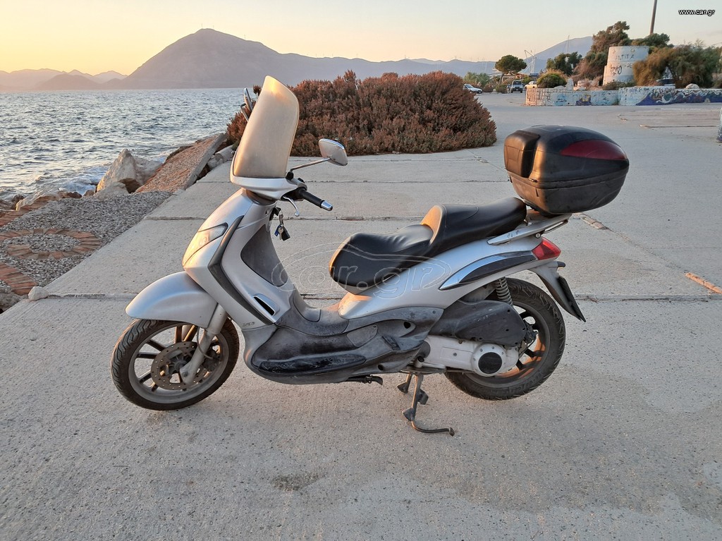 Piaggio Beverly 250 2005 M28