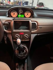 Lancia Ypsilon 2005-thumb-2