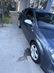 Opel Astra 2009-thumb-1