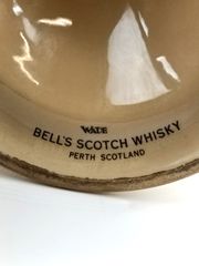 Συλλεκτική vintage καράφα -ποτό Bell's Blended Scotch Whisky (Wade) σε σχήμα καμπάνας. Σφραγισμένο.-thumb-4