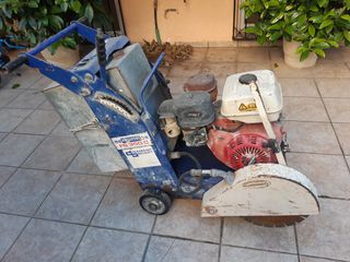 Asphalt Hitachi 1999 diamant boart
