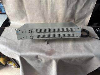 Furman Q-602 – Vintage Dual 30-Band Graphic Equalizer (Made in USA / Rack 2U)