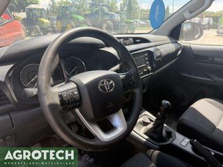 Toyota 2019-thumb-7