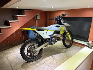 Husqvarna TC 250 2023-thumb-1