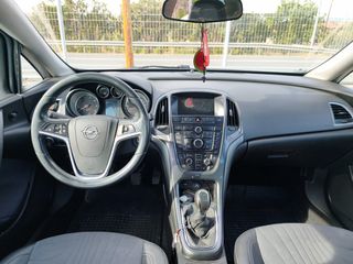 Opel Astra 2014 SPORT TOURER-thumb-6