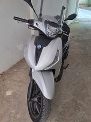 Piaggio Beverly 400 2023 HPE S