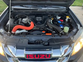 Isuzu D-Max 2015 Limited 2.5 Twin Turbodiesel DoubleCab 4WD-thumb-70