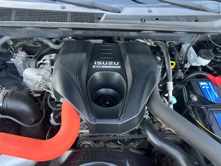 Isuzu D-Max 2015 Limited 2.5 Twin Turbodiesel DoubleCab 4WD-thumb-71