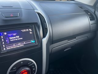Isuzu D-Max 2015 Limited 2.5 Twin Turbodiesel DoubleCab 4WD-thumb-61