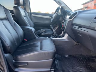 Isuzu D-Max 2015 Limited 2.5 Twin Turbodiesel DoubleCab 4WD-thumb-24