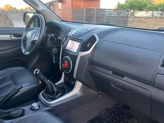 Isuzu D-Max 2015 Limited 2.5 Twin Turbodiesel DoubleCab 4WD-thumb-25