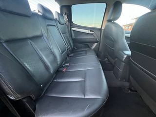 Isuzu D-Max 2015 Limited 2.5 Twin Turbodiesel DoubleCab 4WD-thumb-28