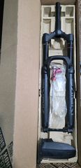 Rockshox lyrik rc2 charger 3.1 με butter cups 160mm