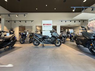 Yamaha TMAX 560 Tech Max 2022 TECH-thumb-1