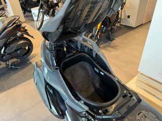 Yamaha TMAX 560 Tech Max 2022 TECH-thumb-26