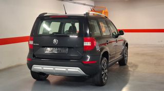Skoda Yeti 2017 1.2 Tsi Ambition DSG (7-Gear)-thumb-7