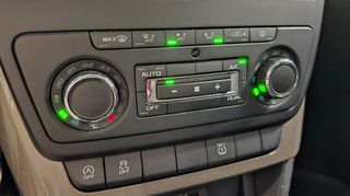 Skoda Yeti 2017 1.2 Tsi Ambition DSG (7-Gear)-thumb-23