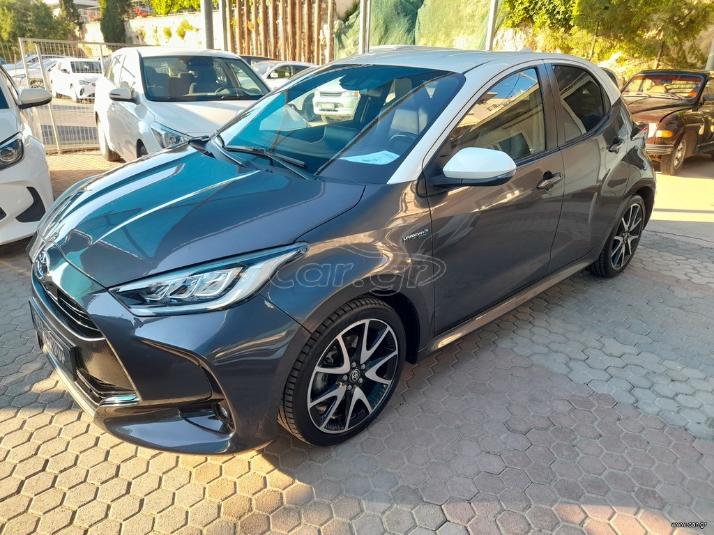 Toyota Yaris 2021 YARIS HDF Chic Bi-Tone 1.5