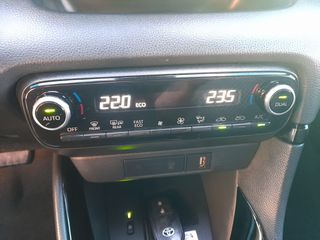 Toyota Yaris 2021 YARIS HDF Chic Bi-Tone 1.5 5 ΧΡΟΝΙΑ ΕΓΓΥΗΣΗ-thumb-15
