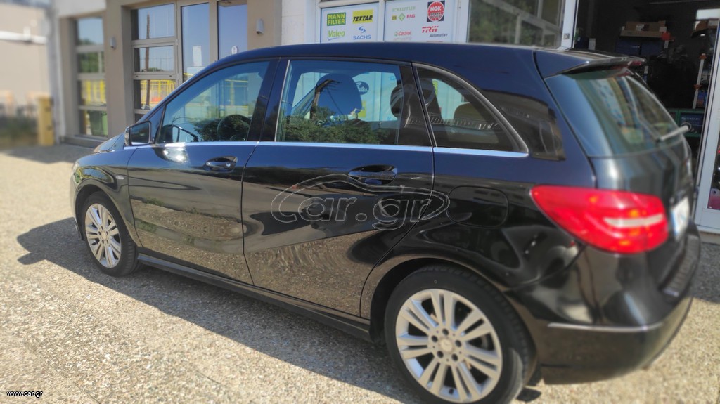 Mercedes-Benz B 180 2012 BLUE EFFICIENCY με πολλά αλλαγμένα ανταλλακτικά !
