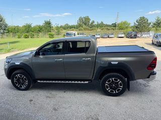 Toyota Hilux 2024 2.8 AUTOMATIC!!!-thumb-2