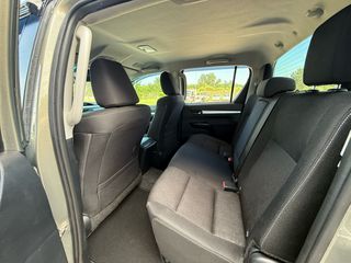 Toyota Hilux 2024 2.8 AUTOMATIC!!!-thumb-29