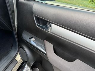 Toyota Hilux 2024 2.8 AUTOMATIC!!!-thumb-31