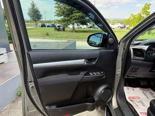Toyota Hilux 2024 2.8 AUTOMATIC!!!-thumb-34