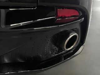 Aston Martin DB11 2020-thumb-11