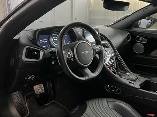 Aston Martin DB11 2020-thumb-14