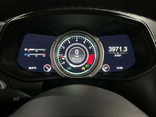 Aston Martin DB11 2020-thumb-16