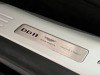Aston Martin DB11 2020-thumb-21