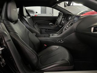 Aston Martin DB11 2020-thumb-23