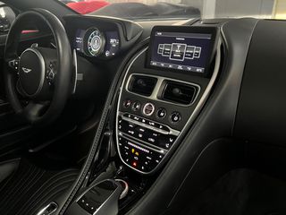 Aston Martin DB11 2020-thumb-24