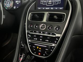Aston Martin DB11 2020-thumb-25