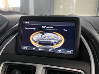 Aston Martin DB11 2020-thumb-28