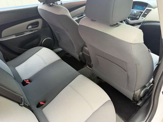 Chevrolet Cruze 2011-thumb-7
