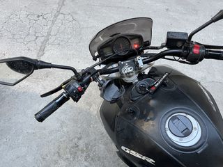 Suzuki GSR 600 2008-thumb-2