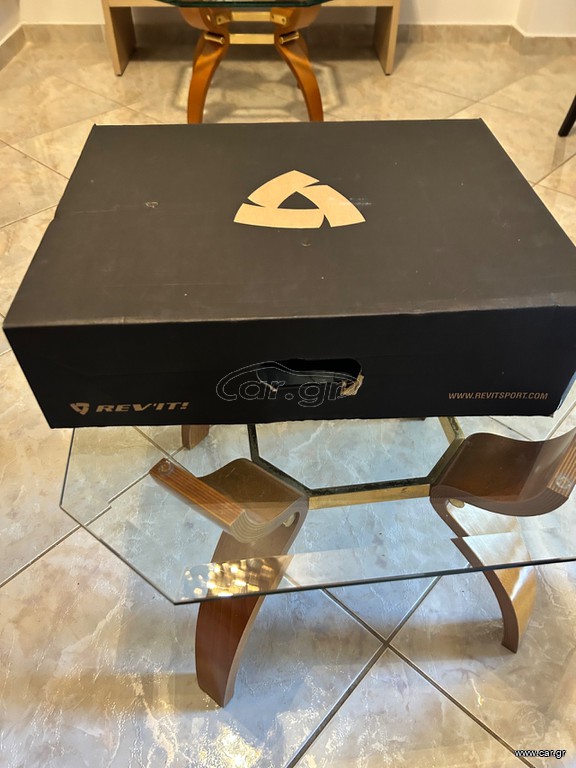 Μπότες 370€