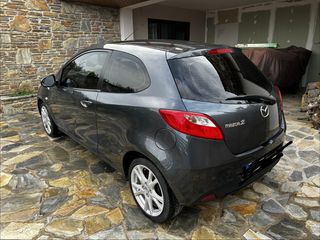 Mazda 2 2009-thumb-2