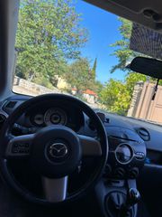 Mazda 2 2009-thumb-6