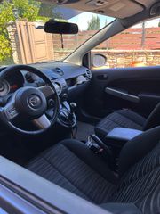 Mazda 2 2009-thumb-7