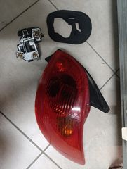 Πωλείται γνήσιο δεξί φανάρι πίσω από Peugeot 206 03-