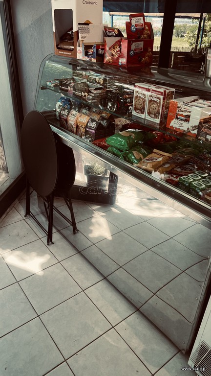 ΒΙΤΡΙΝΑ ΘΕΡΜΑΙΝΟΜΕΝΗ