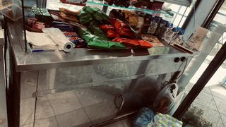 ΒΙΤΡΙΝΑ ΘΕΡΜΑΙΝΟΜΕΝΗ-thumb-2