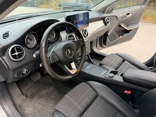 Mercedes-Benz GLA 180 2017-thumb-19